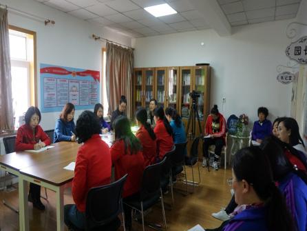 长海县幼儿园邀教科室老师做科研培训